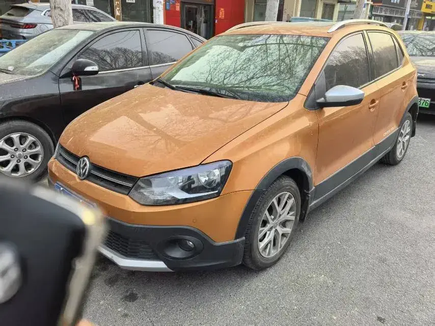 2016 Volkswagen Polo 1.4L 90HP L4 5MT