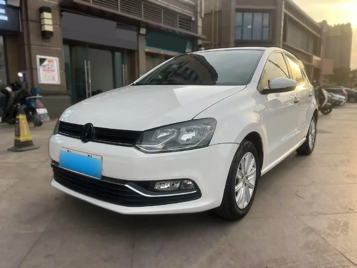 2014 Volkswagen Polo 1.6L 110HP L4 6AT