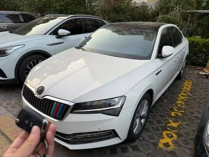2019 Skoda Superb 2.0T 186HP L4 7DCT