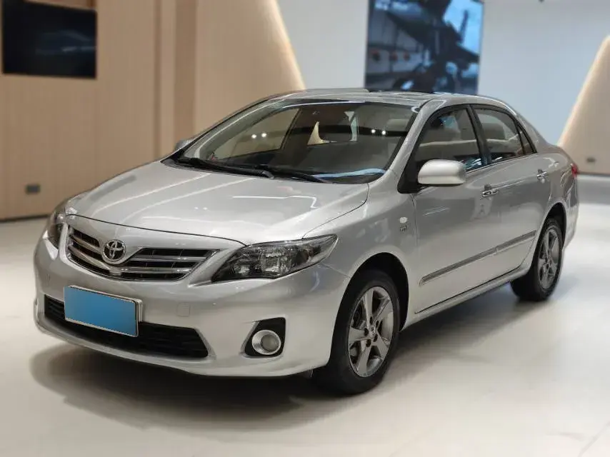 2013 Toyota Corolla 1.8L 140HP L4 CVT