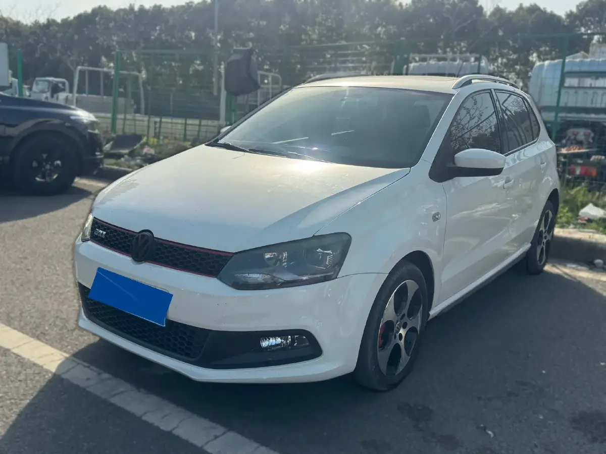 2012 Volkswagen Polo 1.4T 131HP L4 7DCT