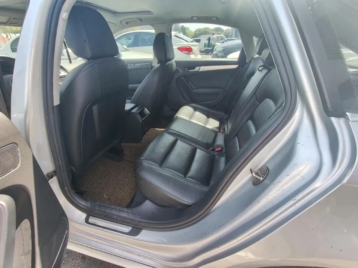 2010 Audi Q5 2.0T 211HP L4 7DCT,autocango,china used car exporter,china ev exporter,chinese used car exporter,chinese used ev exporter