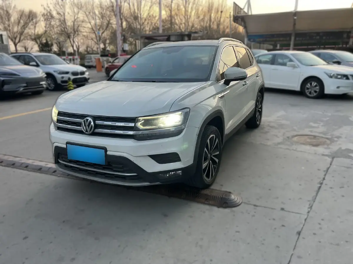 2020 Volkswagen Tharu 2.0T 186HP L4 7DCT