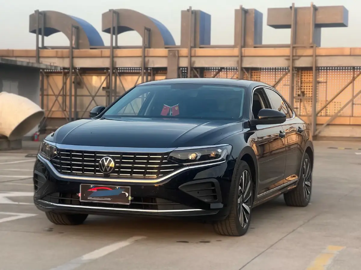 2024 Volkswagen Passat 2.0T 186HP L4 7DCT