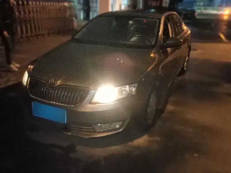 2015 Skoda Octavia 1.6L 110HP L4 6AT