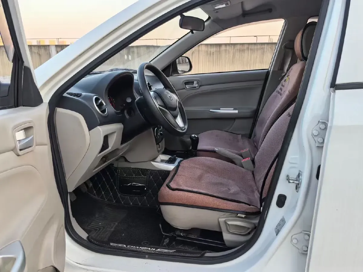 2015 ChangAn Alsvin V3 1.4L 101HP L4 5MT,autocango,china used car exporter,china ev exporter,chinese used car exporter,chinese used ev exporter