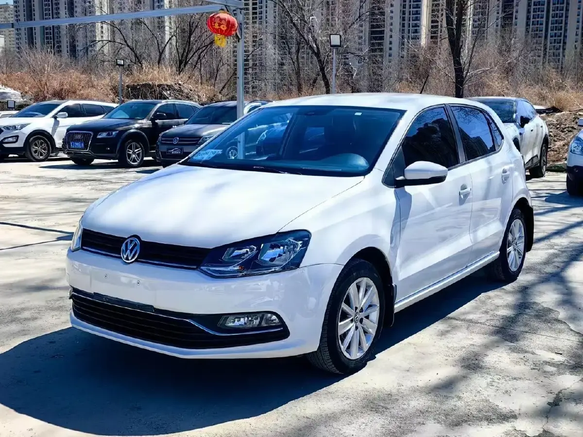 2014 Volkswagen Polo 1.6L 110HP L4 6AT
