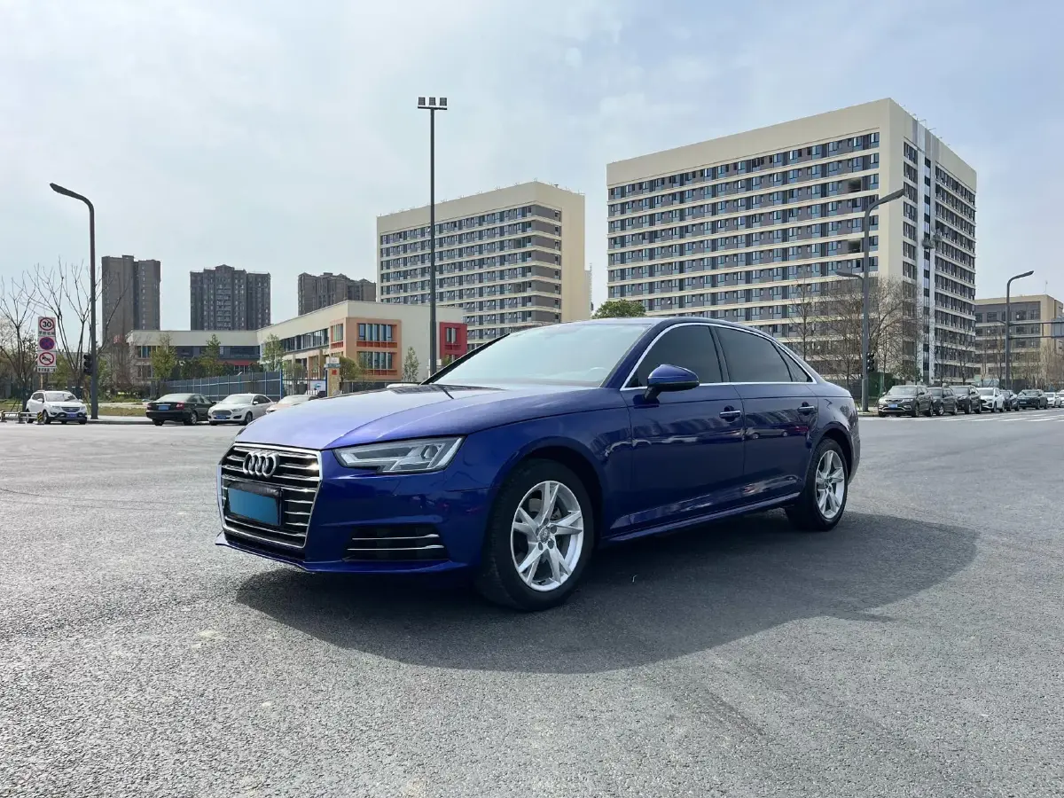 2017 Audi A4L 2.0T 190HP L4 7DCT