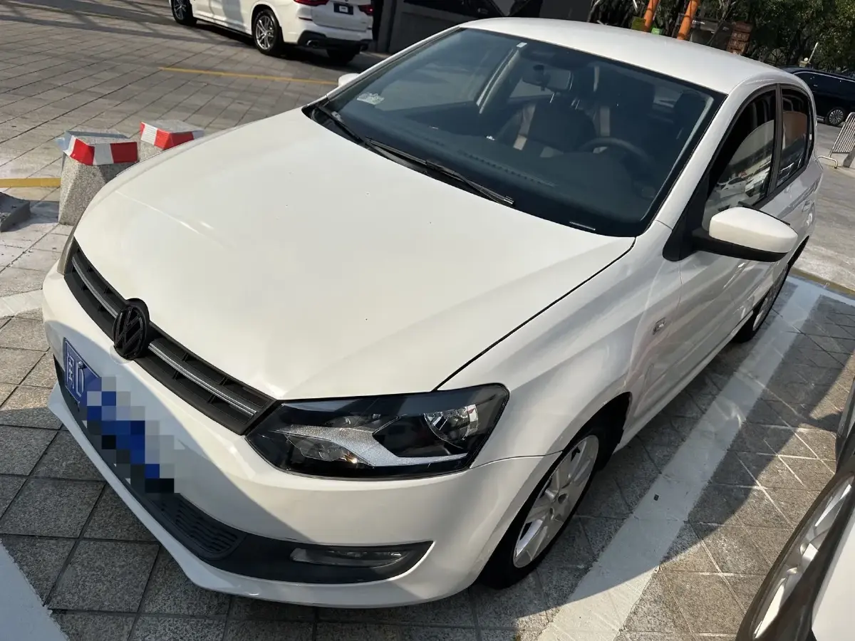 2013 Volkswagen Polo 1.4L 86HP L4 5MT