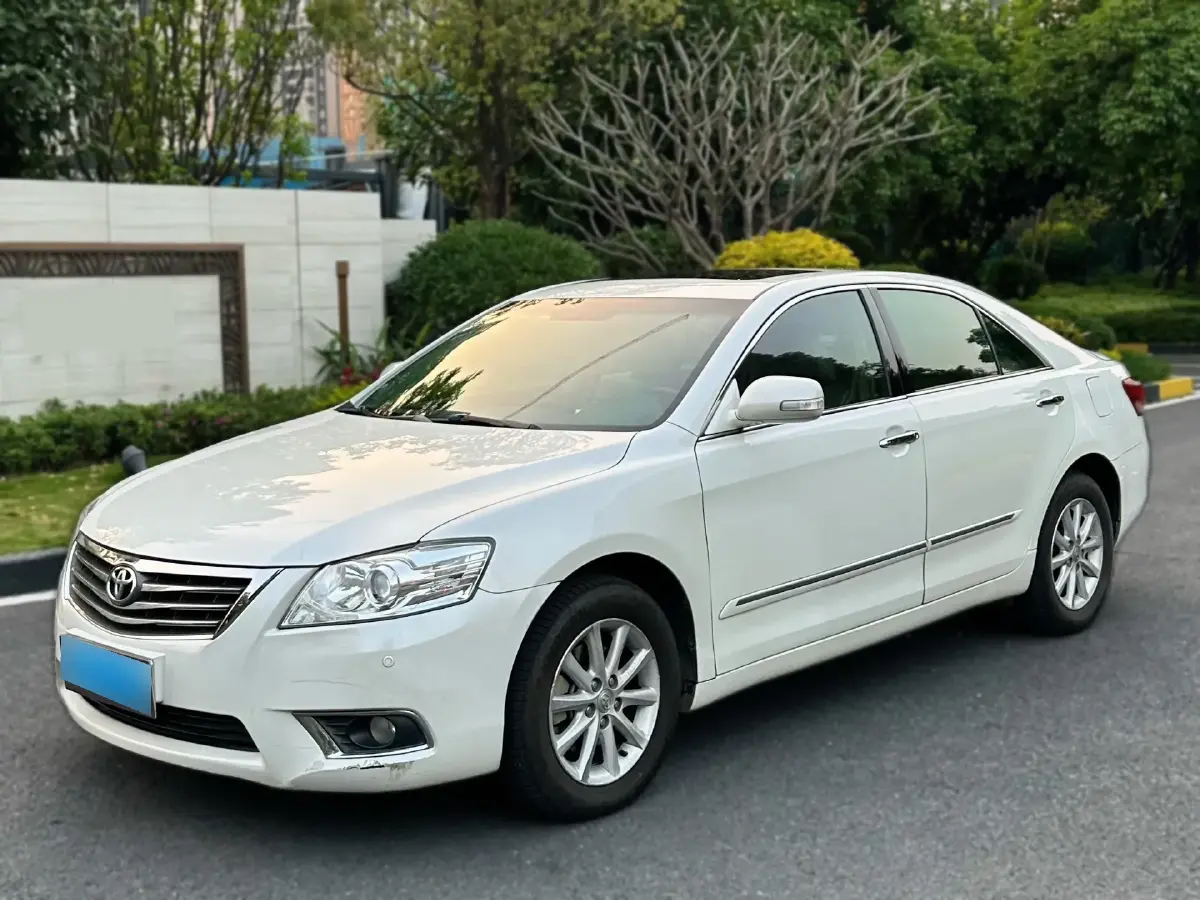 2011 Toyota Camry 2.0L 147HP L4 4AT