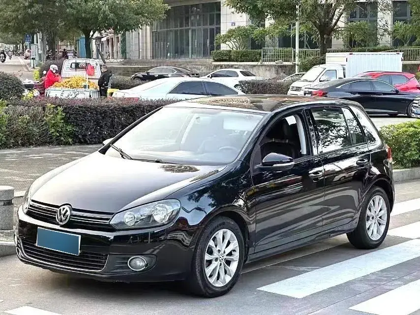 2012 Volkswagen Golf 1.6L 105HP L4 6AT