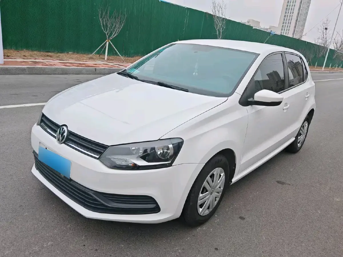 2016 Volkswagen Polo 1.4L 90HP L4 6AT