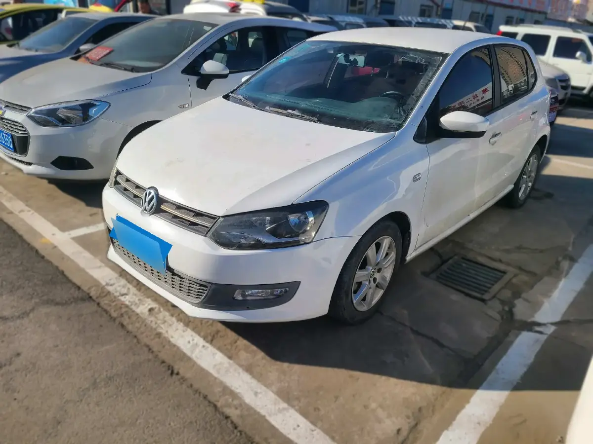 2013 Volkswagen Polo 1.4L 86HP L4 5MT