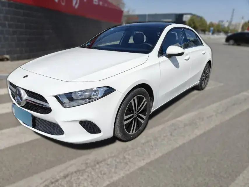 2022 Mercedes-Benz A Class 1.3T 136HP L4 7DCT