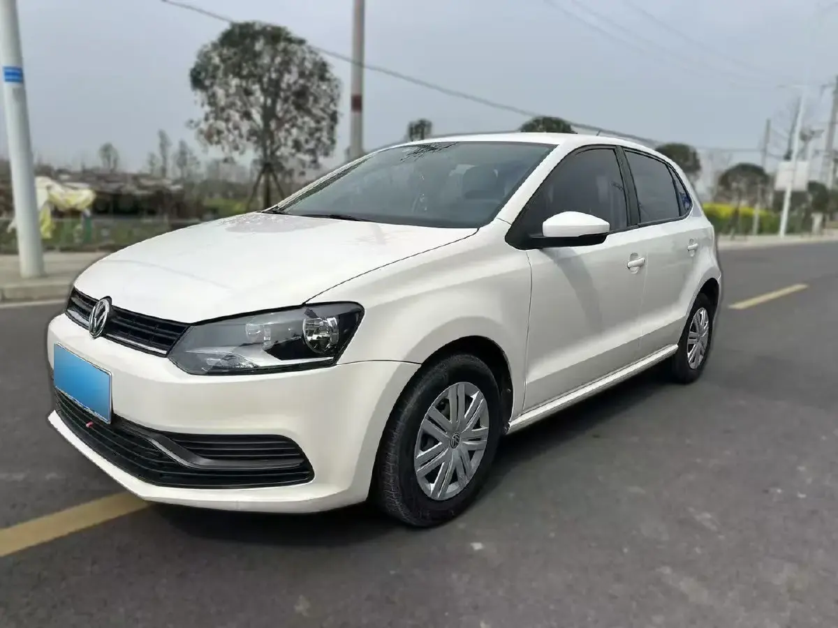 2016 Volkswagen Polo 1.4L 90HP L4 6AT