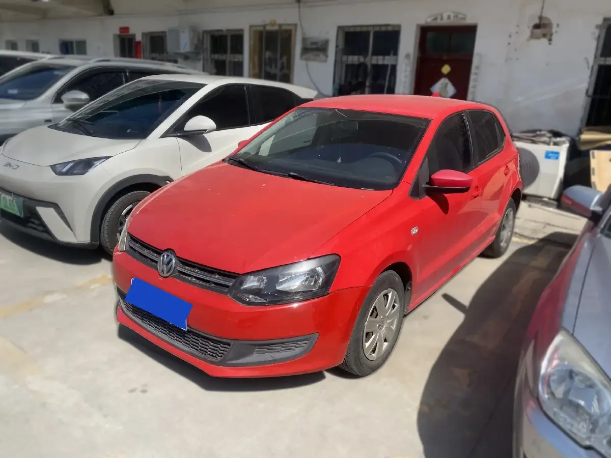 2013 Volkswagen Polo 1.4L 86HP L4 5MT
