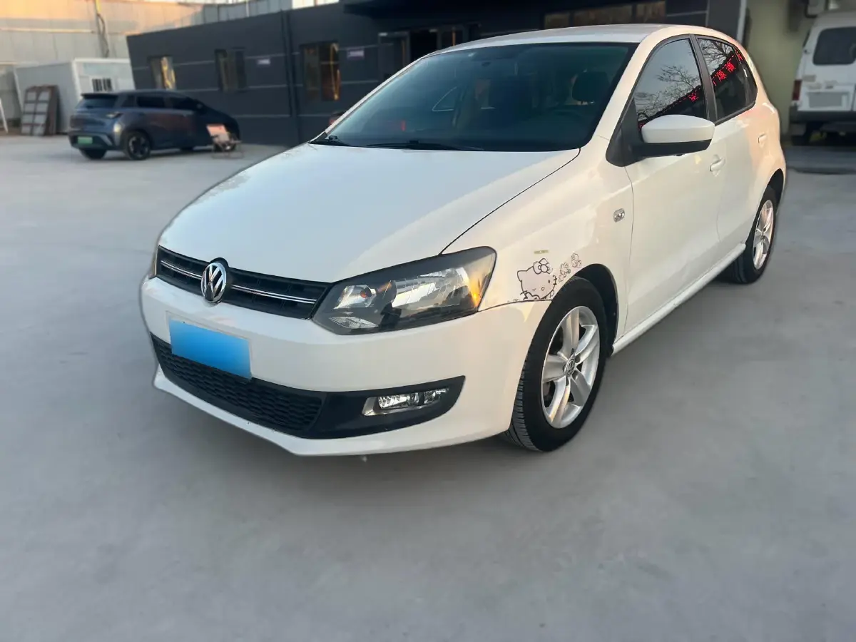 2011 Volkswagen Polo 1.4L 86HP L4 6AT