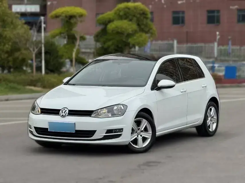 2011 Volkswagen Golf 1.6L 105HP L4 5MT