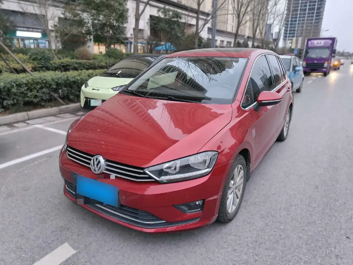 2016 Volkswagen Golf Sportsvan 1.4T 131HP L4 5MT