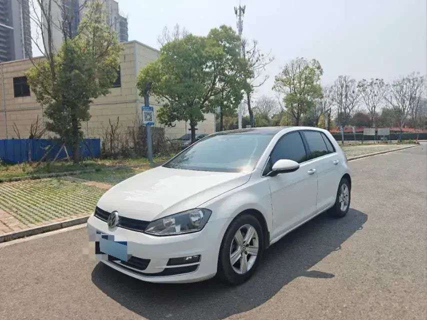 2012 Volkswagen Golf 1.6L 105HP L4 6AT