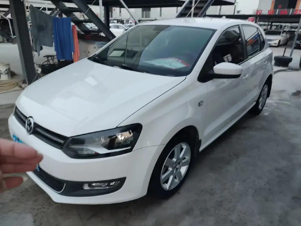 2013 Volkswagen Polo 1.4L 86HP L4 5MT