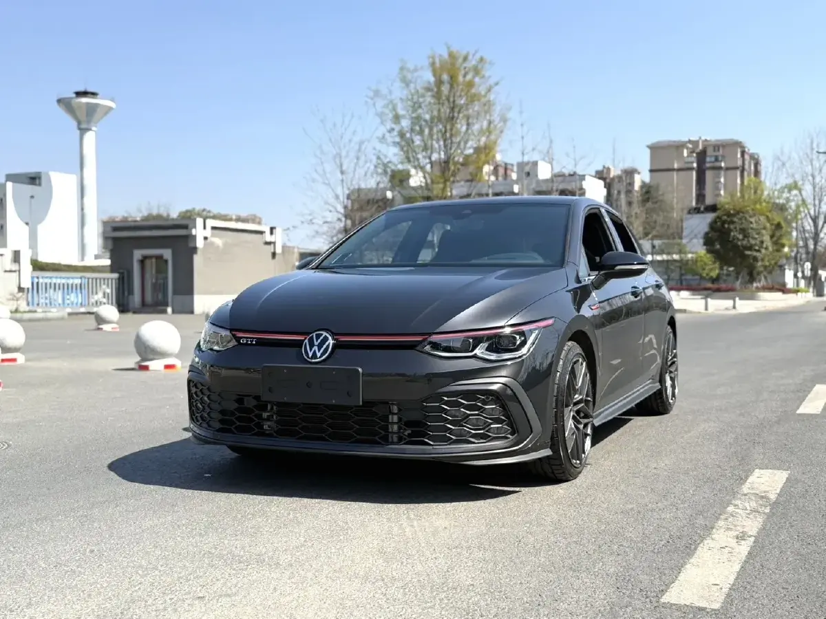 2016 Volkswagen GolfGTI 2.0T 220HP L4 7DCT