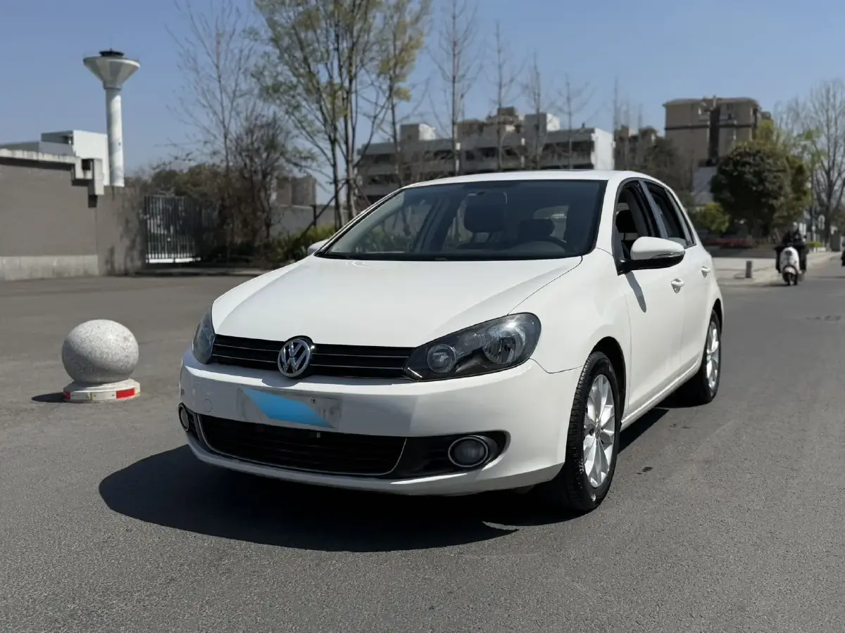 2012 Volkswagen Golf 1.6L 105HP L4 6AT