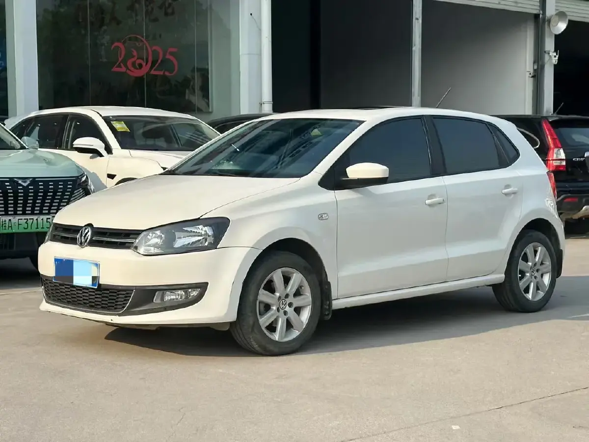 2011 Volkswagen Polo 1.4L 86HP L4 6AT