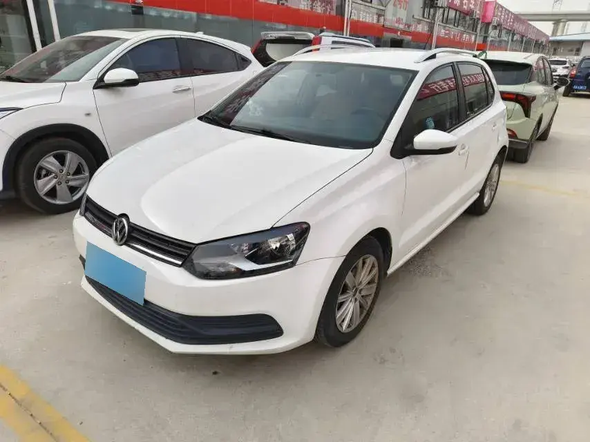 2016 Volkswagen Polo 1.4L 90HP L4 6AT