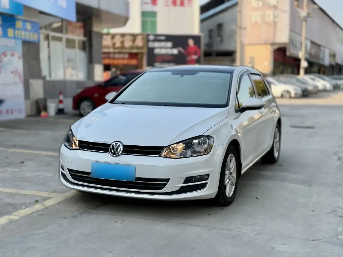 2012 Volkswagen Golf 1.6L 105HP L4 6AT