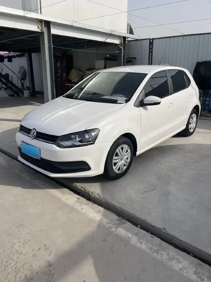 2016 Volkswagen Polo 1.4L 90HP L4 6AT
