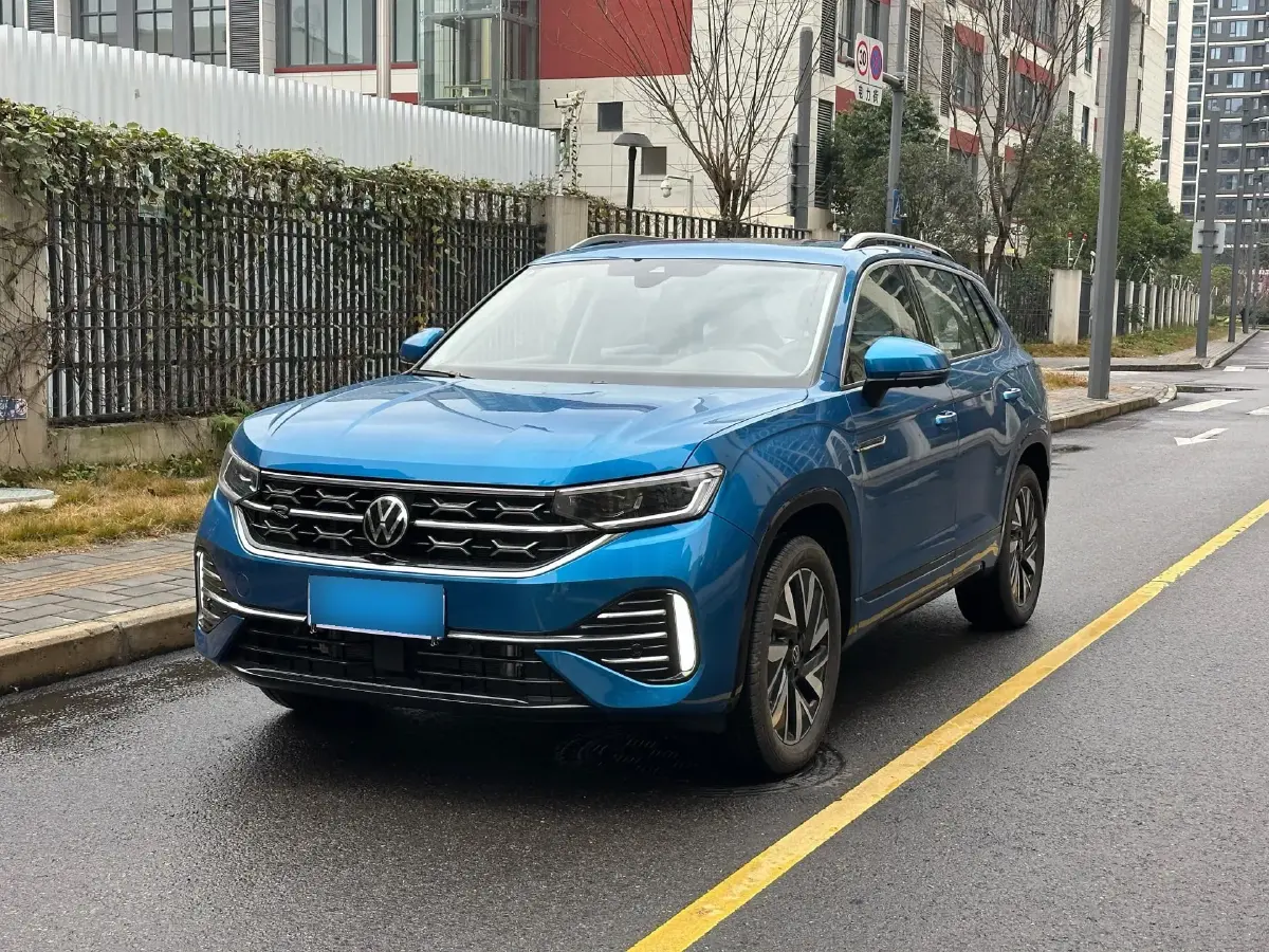 2023 Volkswagen Tayron 2.0T 186HP L4 7DCT