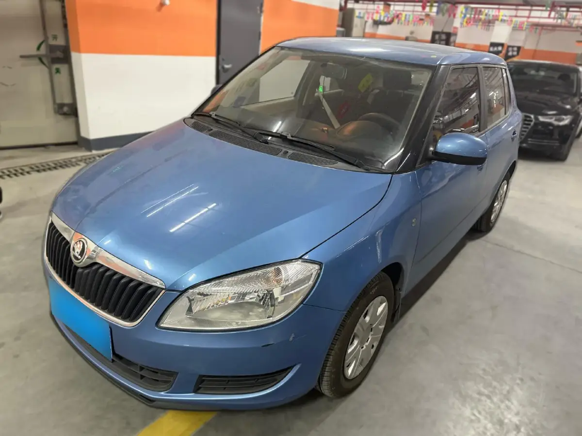 2014 Skoda Fabia 1.4L 86HP L4 5MT