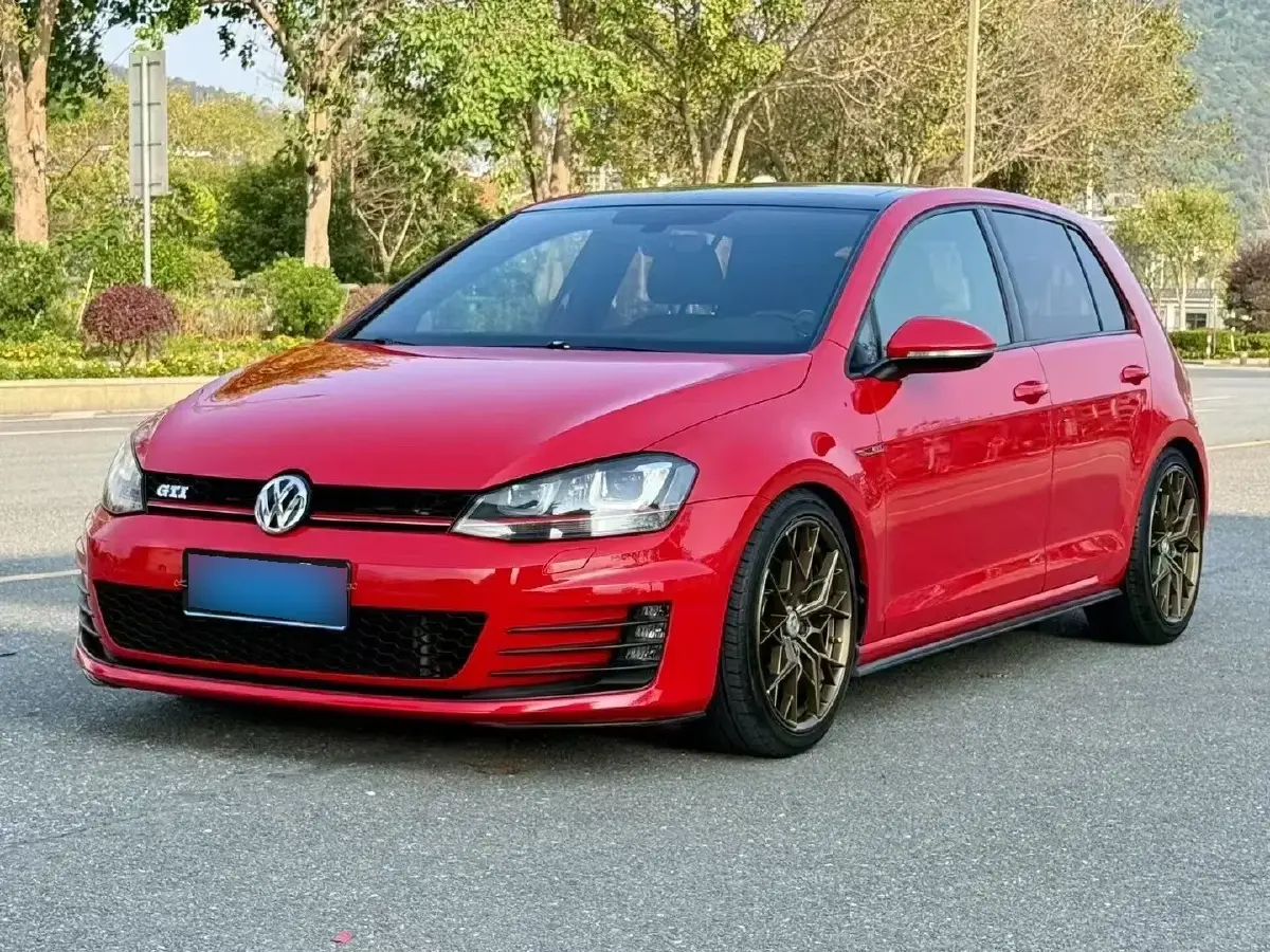 2016 Volkswagen GolfGTI 2.0T 220HP L4 7DCT