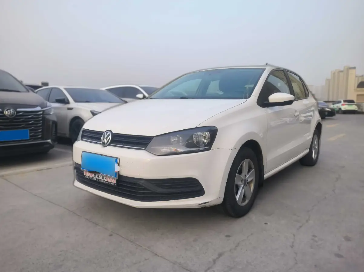 2016 Volkswagen Polo 1.4L 90HP L4 6AT
