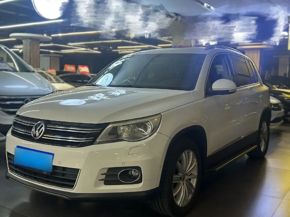 2012 Volkswagen Tiguan 2.0T 200HP L4 6AT