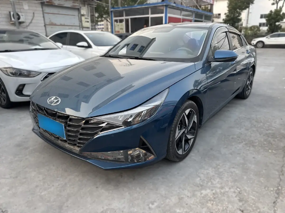 2022 Hyundai Elantra 1.5L 115HP L4 CVT