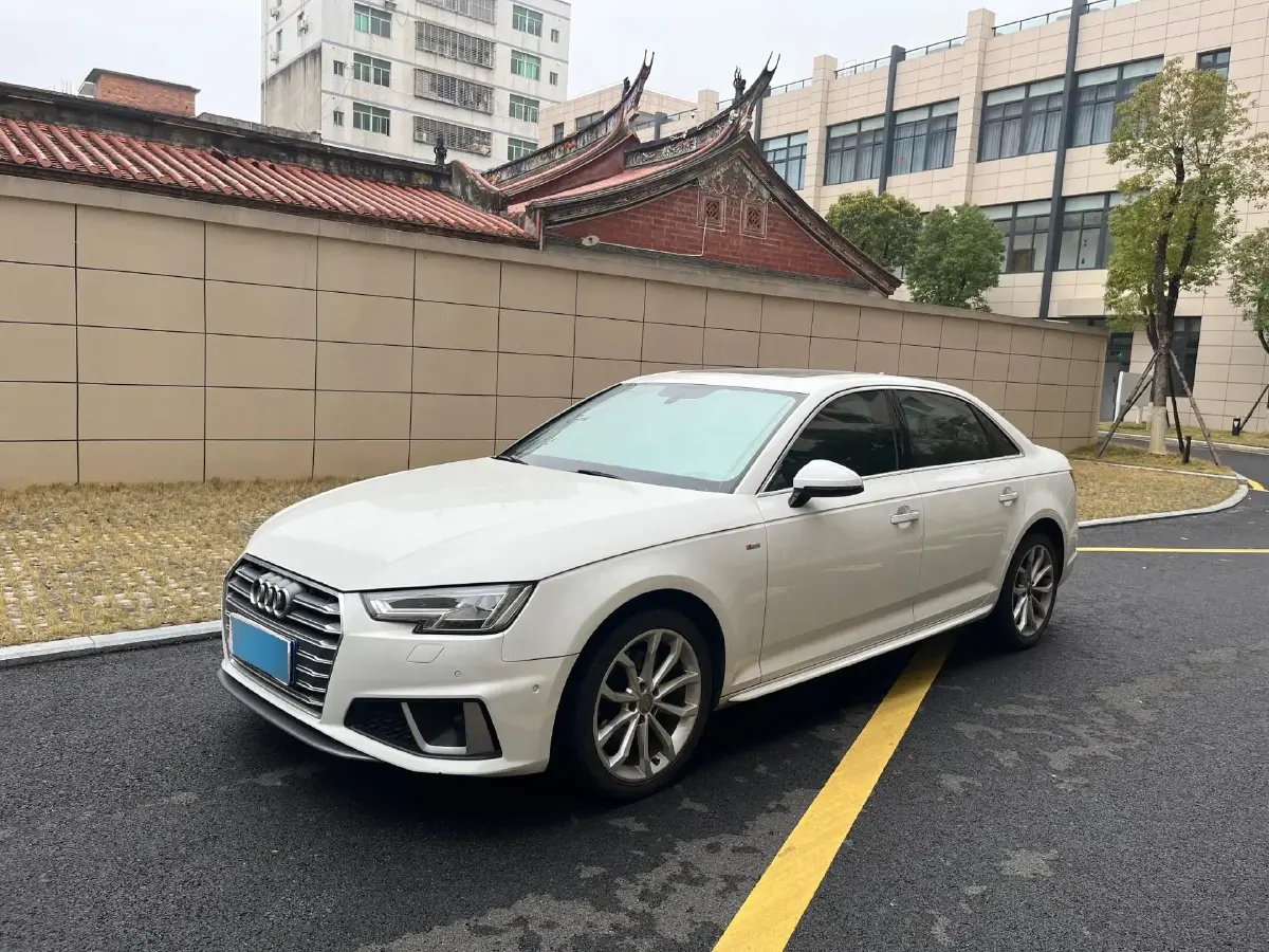 2019 Audi A4L 2.0T 190HP L4 7DCT