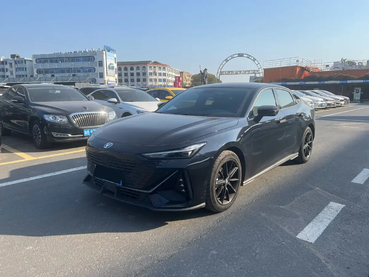 2022 ChangAn UNI-V 1.5T 188HP L4 7DCT