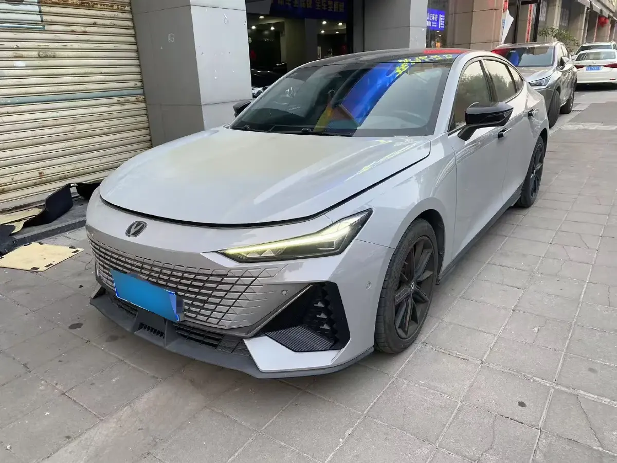 2022 ChangAn UNI-V 1.5T 188HP L4 7DCT