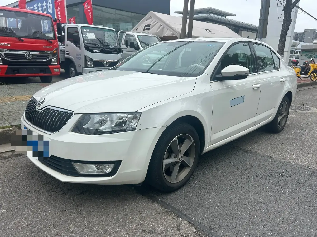 2016 Skoda Octavia 1.6L 110HP L4 5MT