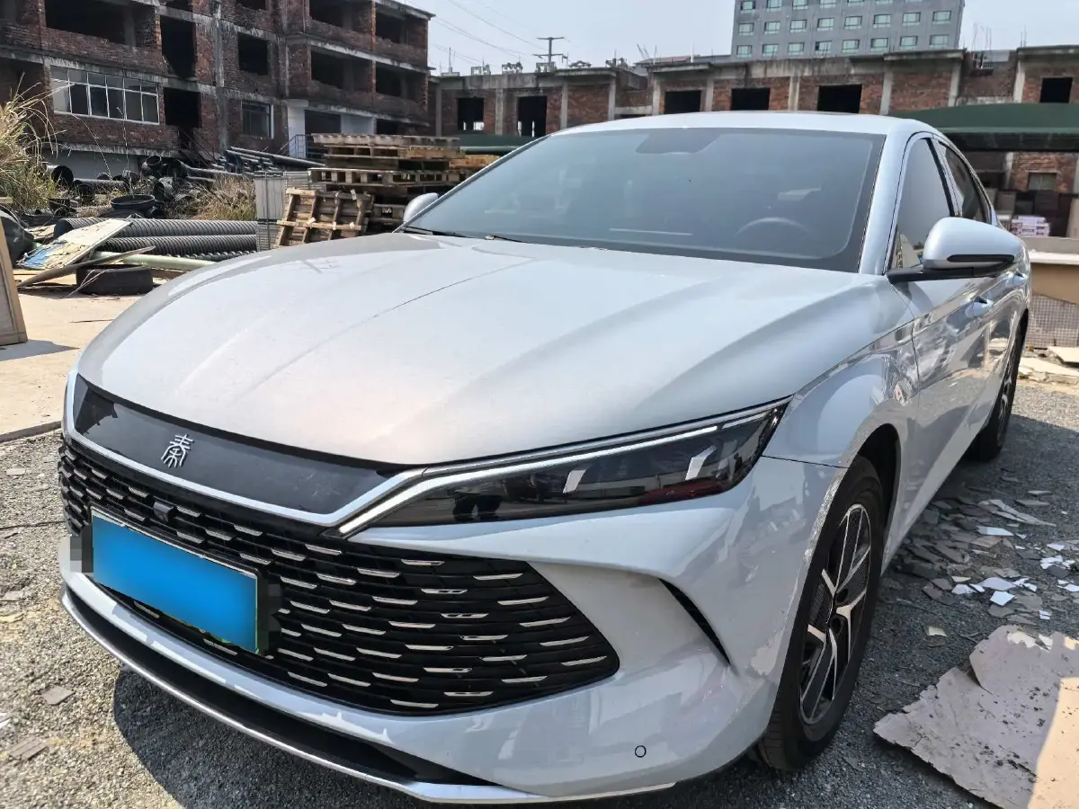 2024 BYD QinL 1.5L 101HP L4 E-CVT PHEV 15.87KWH