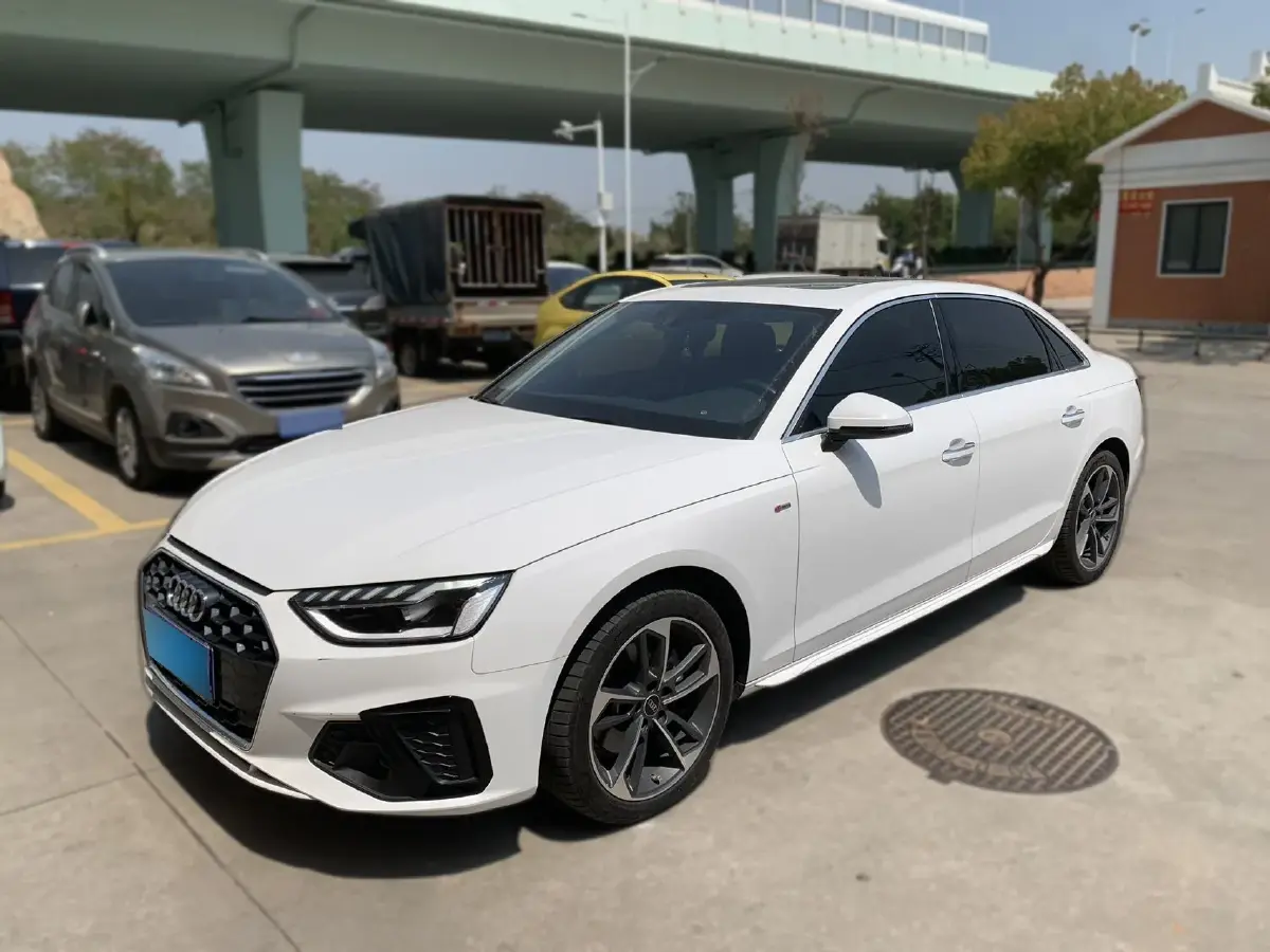 2023 Audi A4L 2.0T 190HP L4 7DCT