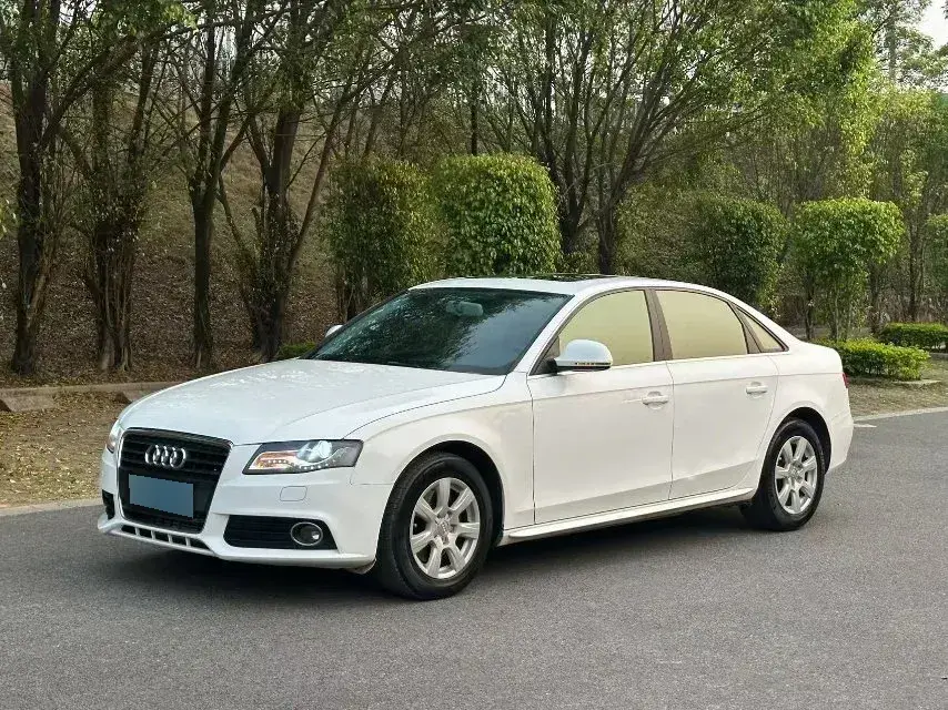 2010 Audi Q5 2.0T 211HP L4 7DCT