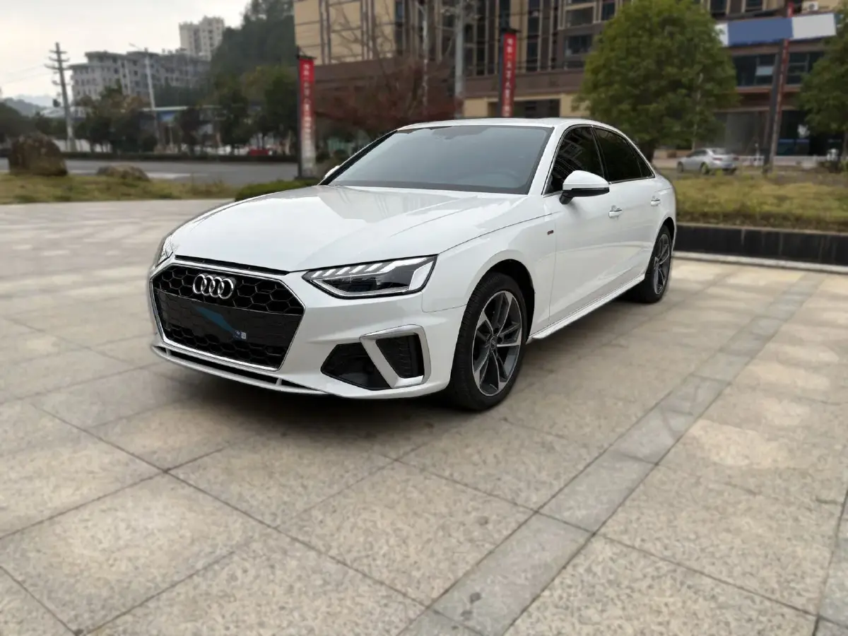 2023 Audi A4L 2.0T 190HP L4 7DCT