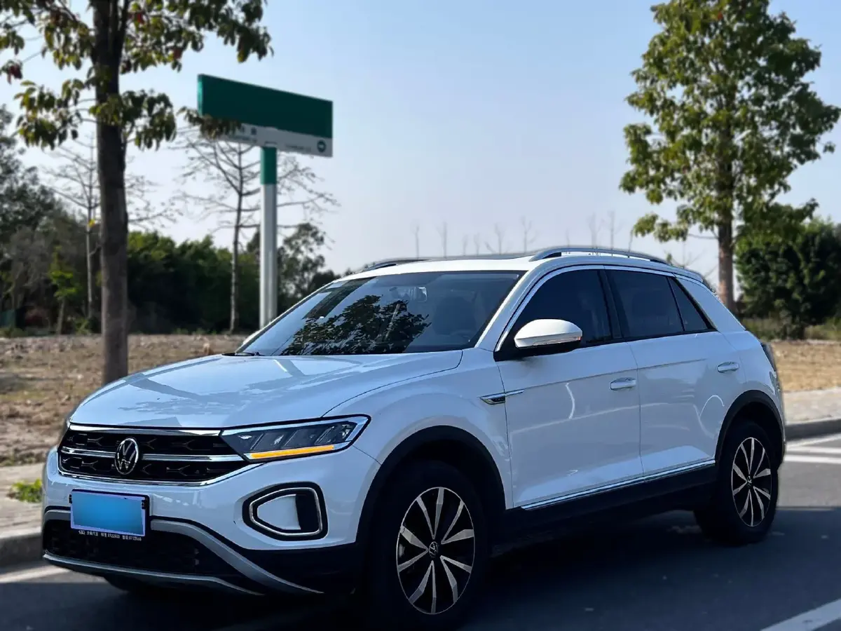 2023 Volkswagen T-Roc 1.4T 150HP L4 7DCT