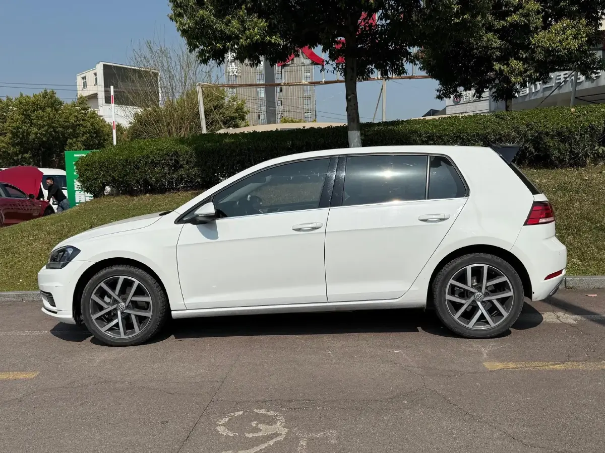 2020 Volkswagen Golf 1.4T 150HP L4 7DCT