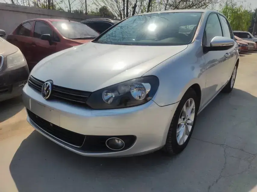2010 Volkswagen Golf 1.6L 105HP L4 5MT