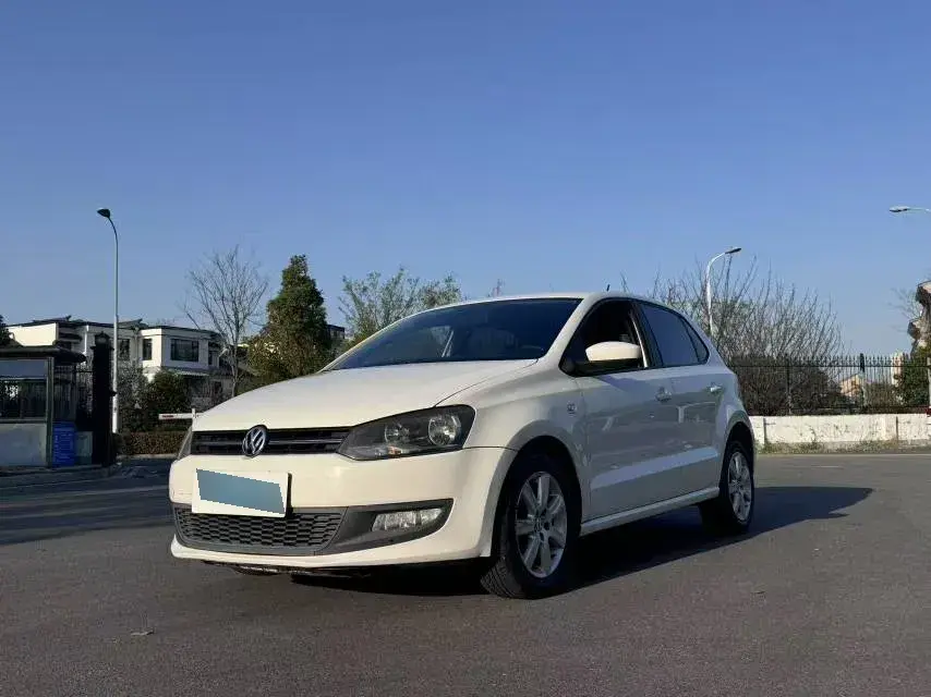 2013 Volkswagen Polo 1.4L 86HP L4 5MT