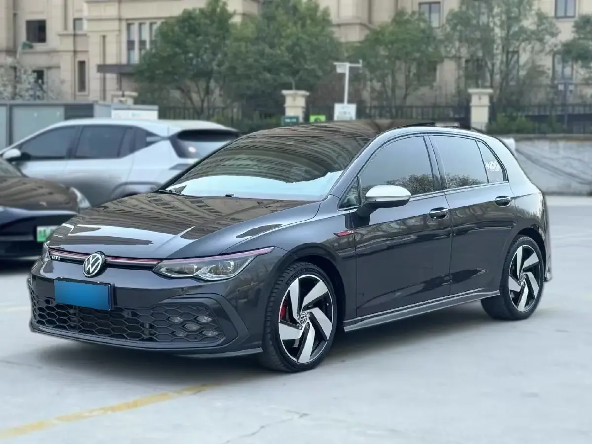 2016 Volkswagen GolfGTI 2.0T 220HP L4 7DCT